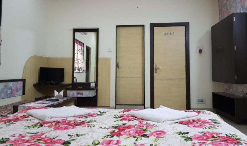 Hotel Rasraj , Dhule Exterior foto