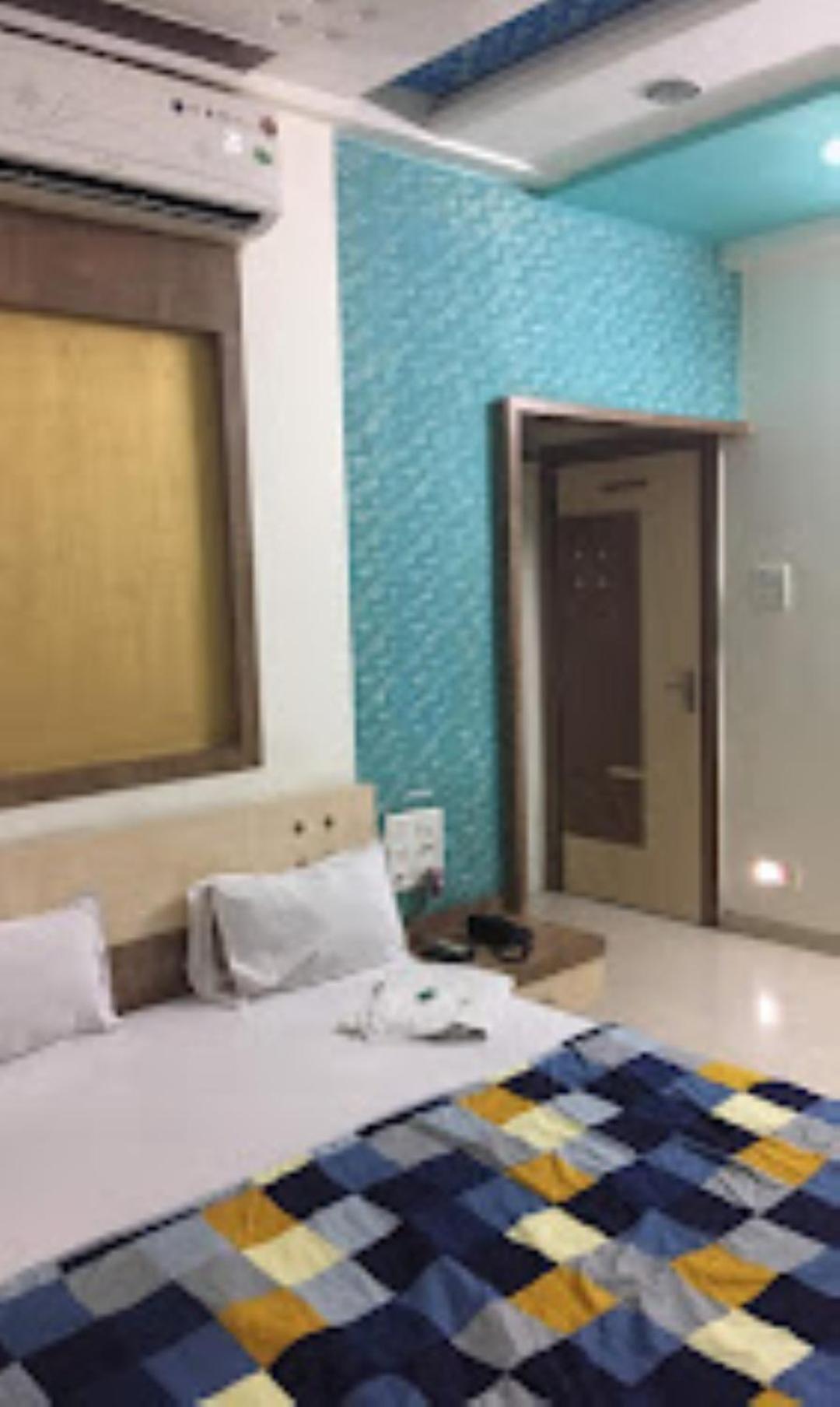 Hotel Rasraj , Dhule Exterior foto