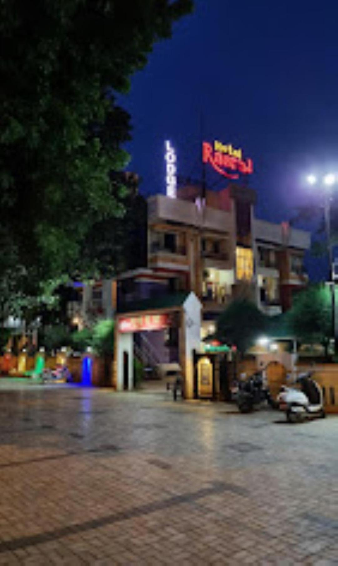 Hotel Rasraj , Dhule Exterior foto
